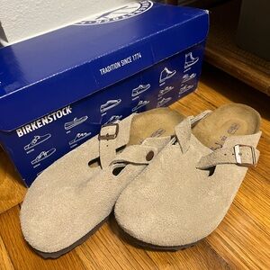 ✨SOLD✨ New Boston Birkenstock Clogs- Taupe